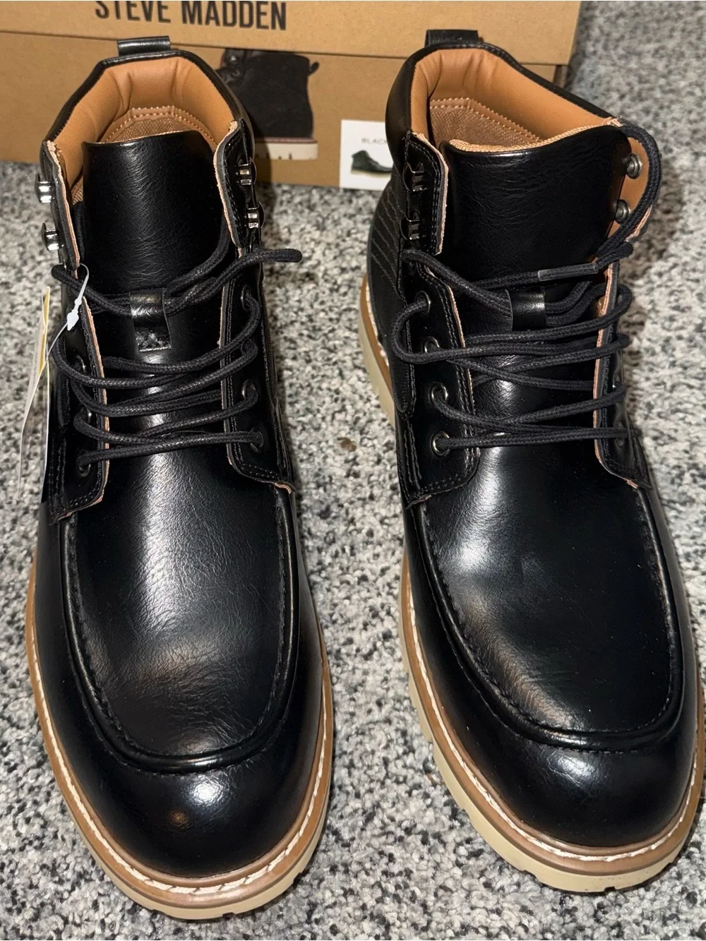 Steve Madden Black Chukka Boots with Tan Sole size 9 NWT NEW